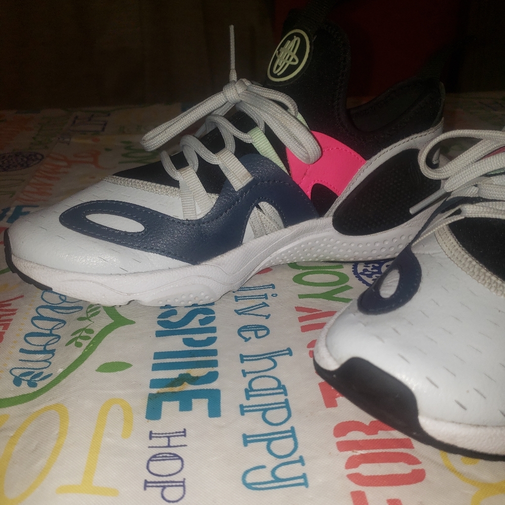 Nike - Picture 5 of 7